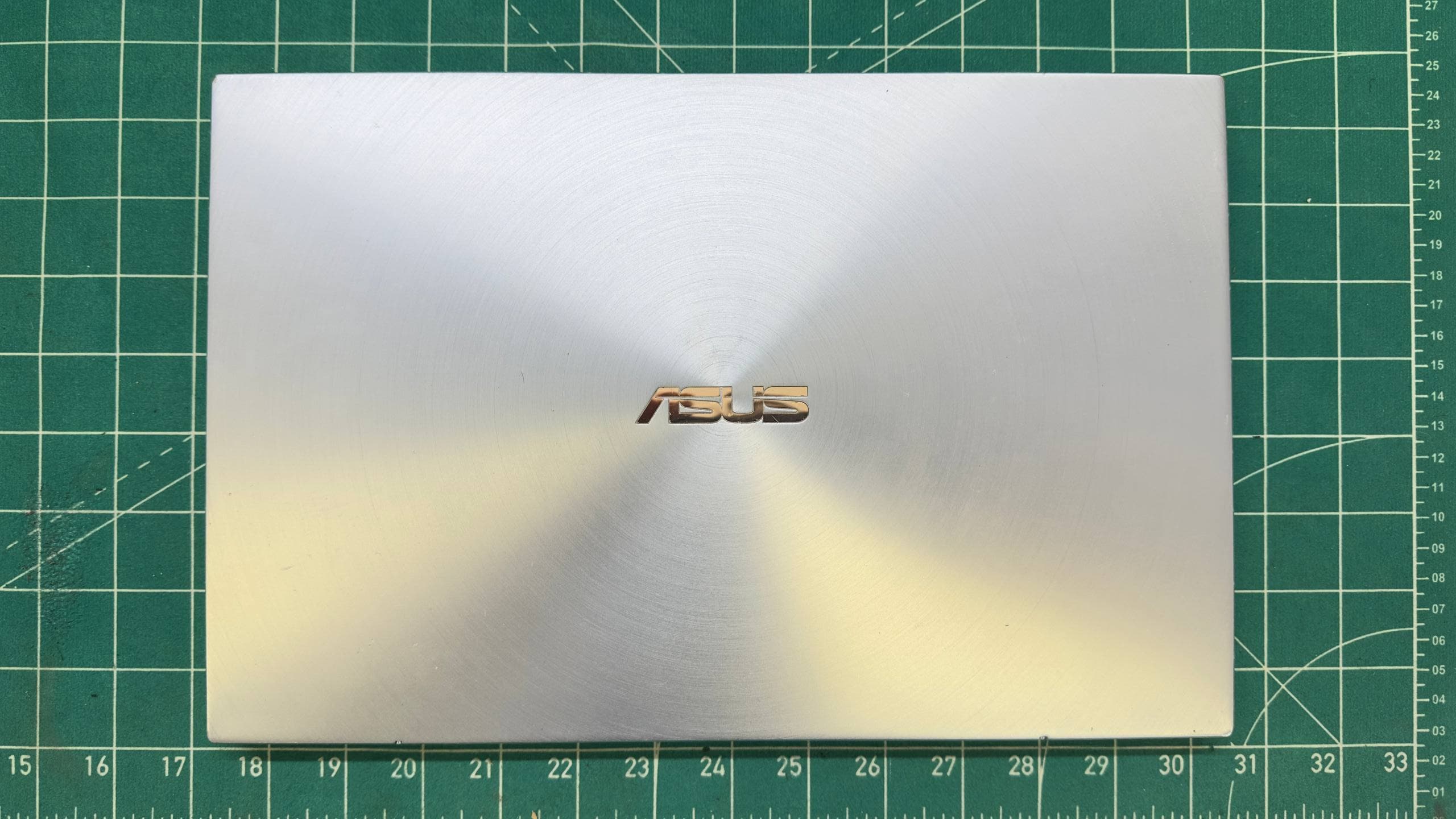 ASUS ZenBook 14 nakon zamene naduvene baterije