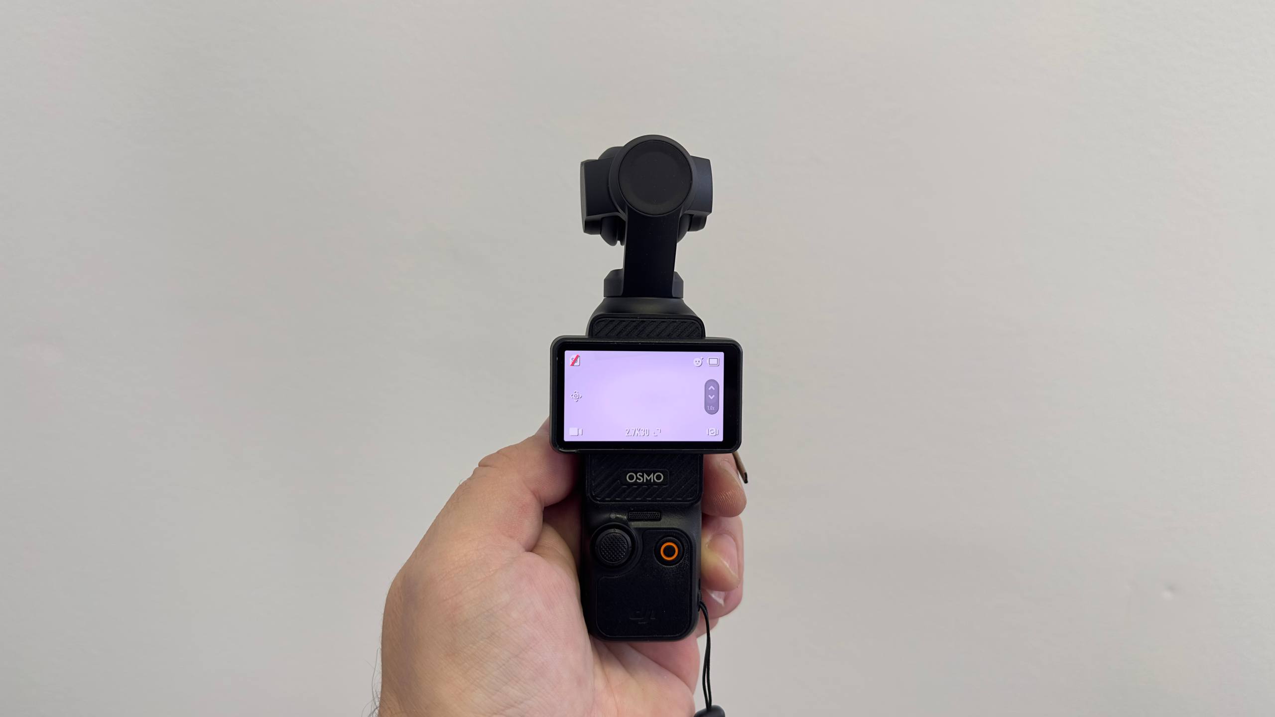 DJI Osmo Pocket 3 posle zamene magneta sa fiksiranim horizontalnim ekranom