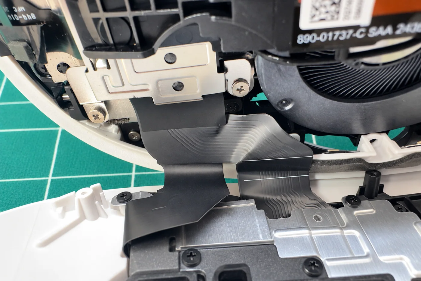 Close-up of the damaged Meta Quest 3 antenna assembly flex cable
